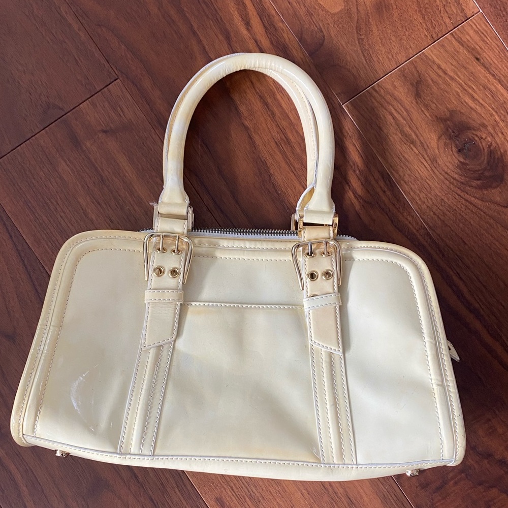 [Enzo Angiolini] Patent Yellow Leather Purse